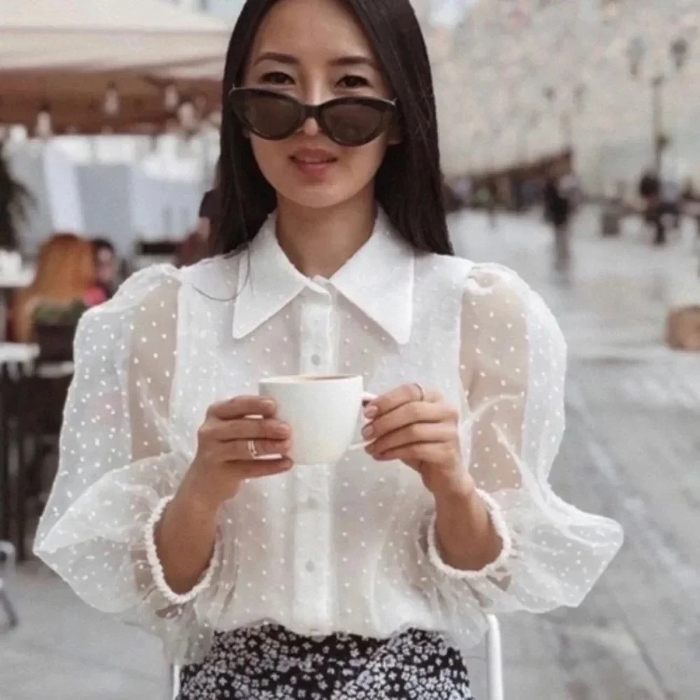 Zara feminine blouse
